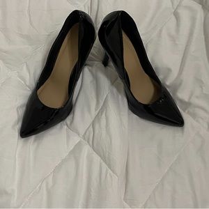 Nine West black pattern heels